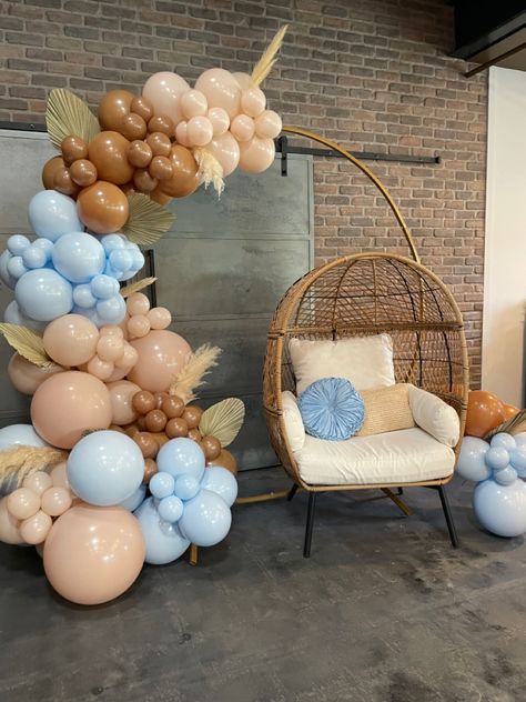 Round Hoop Balloon Arch, Oh Baby Balloon Arch, Balloon Arch With Chair, Round Arch Balloon Garland, Baby Shower Chair For Mom, 21st Birthday Decorations Diy, Balloon Arch Backdrop, Ash Baby, Mehendi Ideas