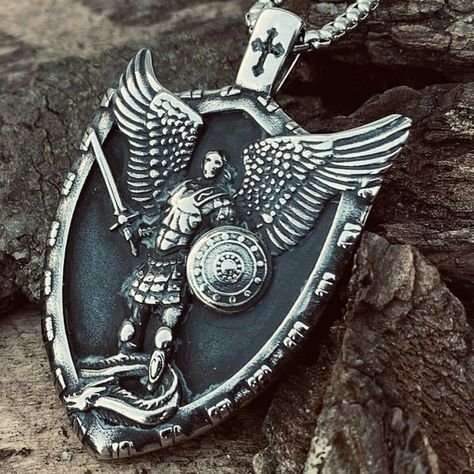 Catholic Christian Saint St Michael Medallion Necklace St Michael Medal, San Michele, Horse Necklace, Saint Michael, Necklace Men, Horses Pendant, Silver Engraving, Mens Pendant, Unisex Jewelry