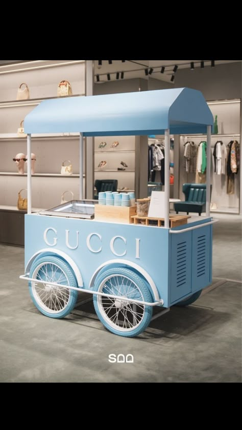 Food Activation Ideas, Cute Food Cart, Gelato Kiosk, Food Cart Design Ideas, Smoothie Cart, Ice Cream Booth, Ice Cream Trolley, Travel Exhibition, Coffee Booth