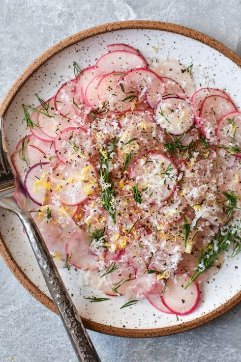 This five ingredient radish salad will be your go-to spring side dish. Try it once and it might be the only way you eat radishes from now on! Amazing Salad Recipes, Spring Side Dishes, Salads Recipes, Radish Recipes, Radish Salad, Garden Recipes, Radishes, Vegetable Sides, Spring Recipes