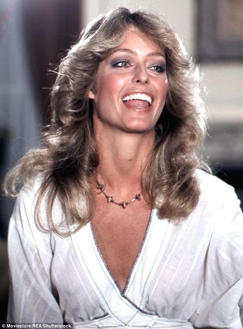 Farrah Fawcett 70s, Jaclyn Smith Charlie's Angels, Farrah Fawcet, Elisabeth Shue, Heather Locklear, 70s Hair, Cheryl Ladd, Meg Ryan, Elizabeth Hurley