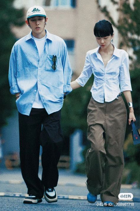 Korean Outfit Pants, 90s London Fashion, 90s Fashion Asian, Hot Day Fits, Asian 90s Fashion, Slim Shirt Outfit, Messy Outfit Aesthetic, Couple Fits Aesthetic, Couple Outfit Ideas Casual