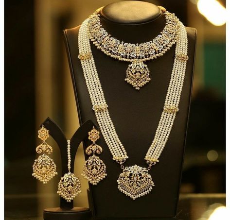 Luxury Meenakari Temple Jewelry Pearl Necklace, Lily Lamp, Hyderabadi Jewelry, Nontraditional Engagement Rings, Pakistani Jewellery, Beauty Movie, Bridal Jewelry Sets Brides, Nikah Dress, Bride Jewelry Set