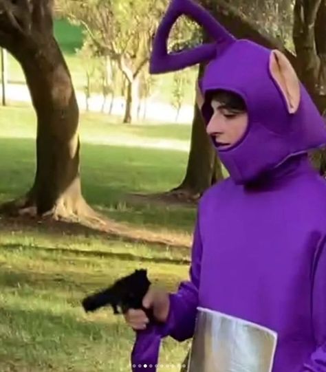 teletubbies with a gun Purple anime pfp #zicxa-photos #zicxa #images #background #wallpaper #freepik #shutterstock #VN #videos #zicxa-videos Cursed Teletubbies Images, Teletubbies Pfp, Scary Teletubbies, Cursed Teletubbies, Tellie Tubbies, Naruto World Map, Purple Anime Pfp, Teletubbies Funny, Elmo Memes