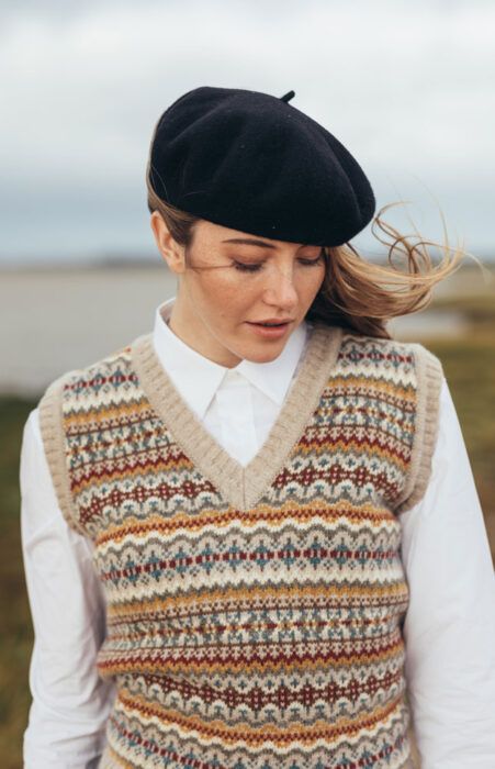 Colourwork Knitting, Stranded Knitting Patterns, Knitwear Inspiration, Fair Isle Knitting Patterns, Knit Vest Pattern, Fair Isles, Vest Outfit, Dark Academia Fashion, Fair Isle Pattern