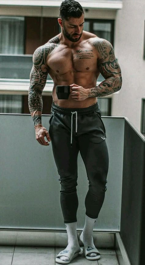 Muscle And Tattoos Men, Muscular Tattooed Men, Muscles And Tattoos, Saturday Coffee, Smen, Inked Men, Elegant Man, Men's Muscle, Muscular Men