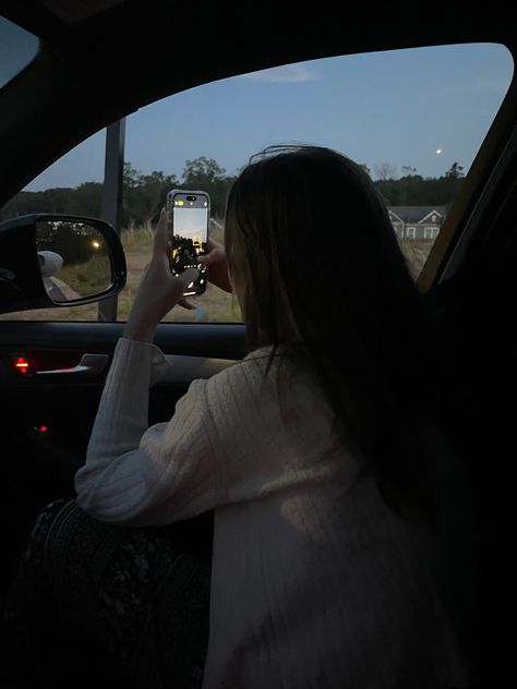 Photo Taking Aesthetic, Take Pictures Aesthetic, Jess Core Aesthetic, Cold Summer Aesthetic, Jessica Core Aesthetic, Taking Photos Aesthetic, Taking Pictures Aesthetic, Taking Pictures Of The Sky, Jess Core