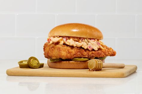 Spicy Honey Chicken, Pimento Cheese Sandwiches, Chicken Filet, New Chicken Recipes, Fast Food Items, Breaded Chicken Breast, Fast Food Menu, Chicken Sandwich Recipes, Fried Chicken Sandwich