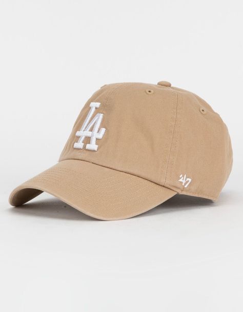 La Dodgers Hat Outfit, La Dodgers Hat, Casual Travel Outfit, Womens Ball Caps, Black Fall Outfits, White Baseball Hat, Dodger Hats, Beige Hat, Trendy Hat