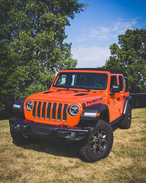 @sereneflame💚 Car Ride Ideas, Orange Jeep Wrangler, Organizing Car, Jeep Garage, Orange Jeep, Adventure Jeep, Jeep Baby, Cars Accessories, 2013 Jeep Wrangler