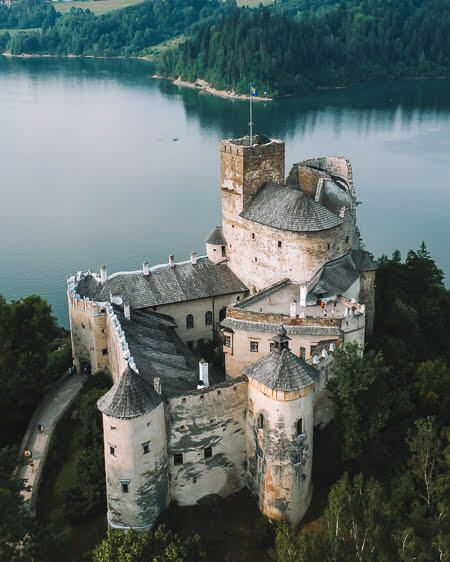 Castle Rooftop, Museum Courtyard, Wieliczka Salt Mine, Salt Mine, Stay In A Castle, Visit Poland, Poland Travel, Abandoned Castles, Life Crisis