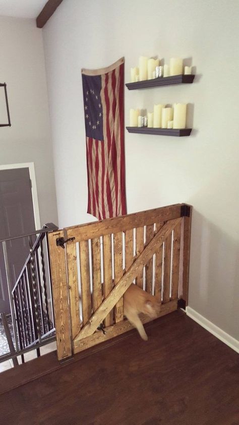 Diy Farmhouse Gate For Stairs, Dog Ear Fence Crafts Diy Projects, Barn Door Baby Gate Diy, Cat Door Diy, Wood Baby Gate, Pet Gate With Door, Barn Door Baby Gate, Diy Dog Gate, Baby Gate For Stairs