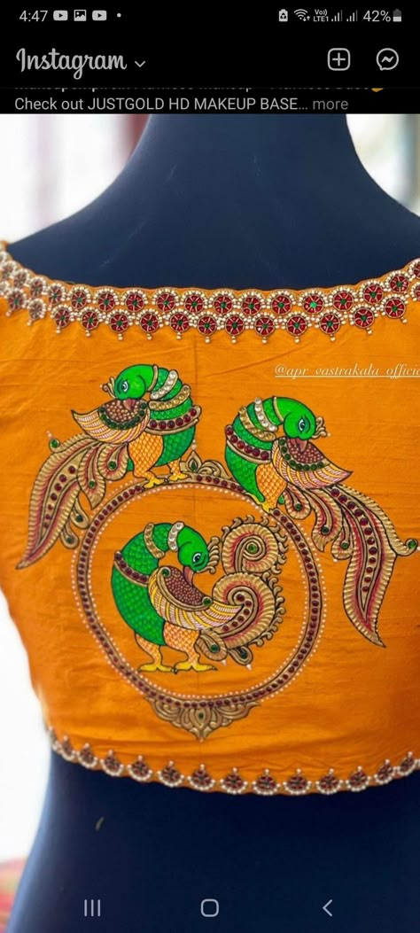 Fabric Painting On Saree Blouse, Tanjore Painting Aari Work, Hand Painted Saree Blouse, Thanjavur Painting On Fabric, Madhubani Painting Blouse Design, Hand Painted Blouse Back, Tanjore Painting Blouses, Fabric Tanjore Painting, Fabric Painting With Aari Work