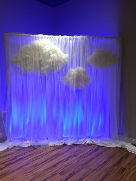 Baby shower clouds backdrop Baby Backdrop Ideas, Cloud Theme Party, Cloud Baby Shower Theme, Blessing From God, Angel Baby Shower, Cloud Party, How To Make Clouds, Cloud Theme, Baby Backdrop