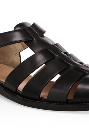 Fisherman Sandals Are This Summer’s Cool, No-Stress Shoe That Goes With Everything #purewow #fashion #shoes Fisherman Sandals Women, Minimalist Fashion Chic, Pastel Designs, Fisherman Sandals, Chic Shoes, Minimalist Chic, Red Sole, Sandals Women, Preppy Style