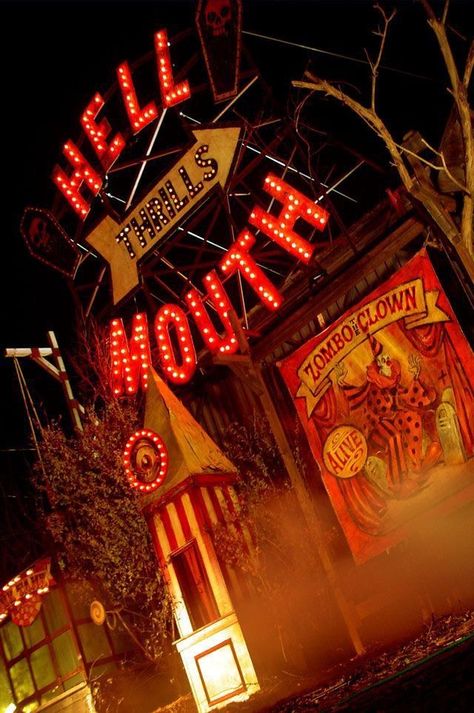 Dark Carnival Aesthetic, Carnival Aesthetic, Dark Carnival, Kunstjournal Inspiration, Circus Aesthetic, Creepy Carnival, Halloween Circus, Dark Circus, Nagisa Shiota