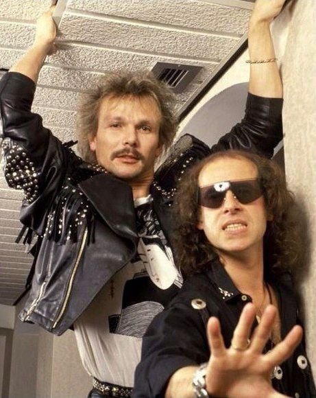 Rudolf Schenker, Klaus Meine Scorpion Band, Rudolf Schenker, App Photos, Scorpions Band, Hair Metal Bands, The Scorpions, 80s Hair Bands, Hair Metal, 80s Bands