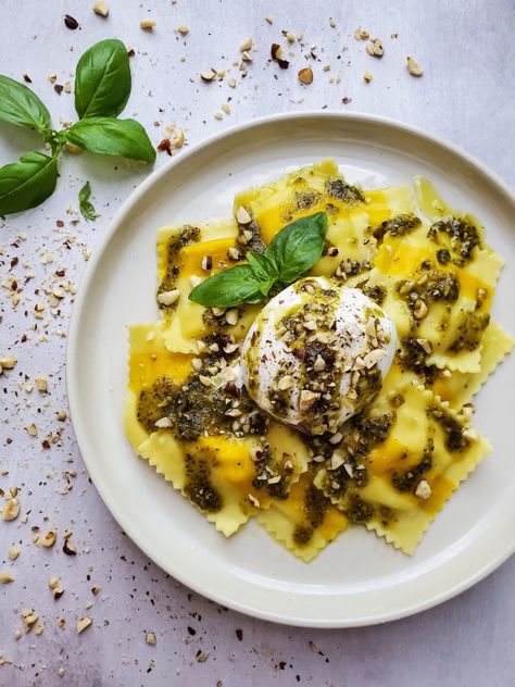 Gourmet Ravioli, Burrata Ravioli, Vegetable Ravioli, Pesto Ravioli, Menu Presentation, Ravioli Recipes, Mapo Tofu Recipe, Burrata Recipe, Mapo Tofu