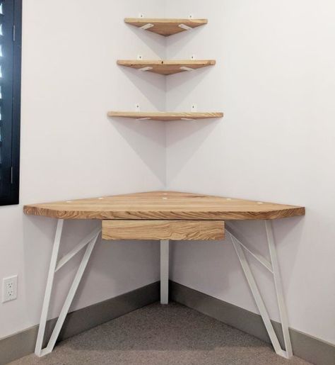 Corner Laptop Table Ideas, Corner Table Bedroom Desk Ideas, Corner Work Desk Ideas, Corner Small Desk, Mini Corner Desk, Small Corner Study Table, Triangle Corner Desk, Tiny Corner Desk, Homemade Desk Ideas Small Spaces