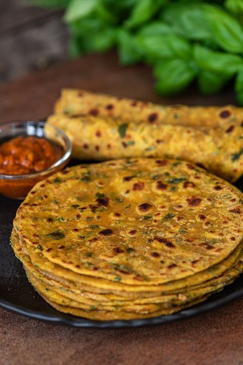 Gujarati Methi Thepla Recipe | Methi Na Thepla Recipe Video - Masalakorb Thepla Recipe, Methi Thepla, Gujarati Cuisine, Indian Lunch, Indian Breads, Indian Cookbook, Roti Recipe, Gujarati Food, Flat Breads