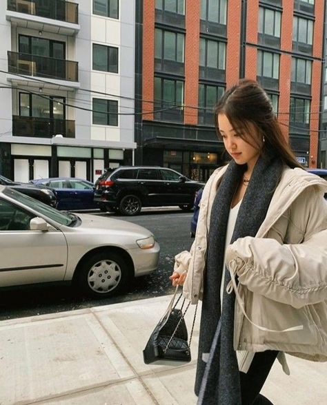 Living Alone Diaries, Michelle Choi, Natural Beat, Korea Street Style, Korean Winter Outfits, Decluttering And Organizing, Life In Order, Beauty Youtubers, Apartment Tour