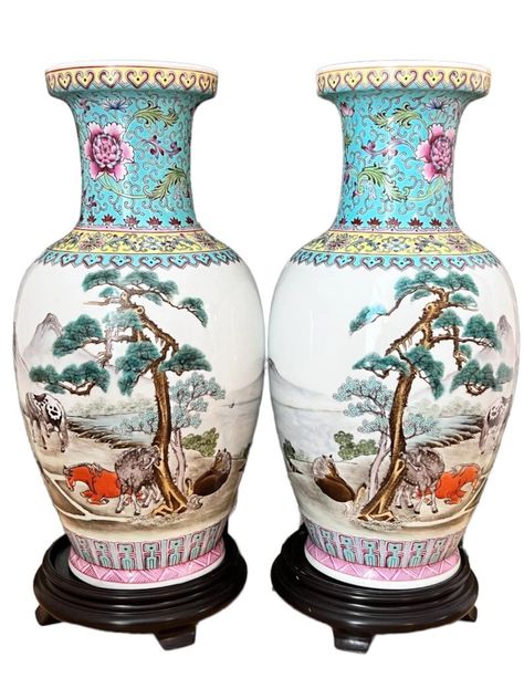 Antique Vintage Chinese Vase Pair of Chinese Collectable - Etsy UK Chinese Vase, Rose Vase, Chinese Export, Art Ceramics, Vintage Couture, Home Decor Vases, European Vintage, Beautiful Vase, Fine Bone China