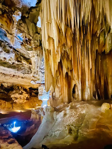 A beautiful formation of nature, a cave naturally formed by limestone and water droplets in hundreds of year known as Cango Caves in South Africa Cango Caves, Limestone Caves, Natural Bridge, Water Droplets, Antelope Canyon, South Africa, Natural Landmarks, Water, Travel