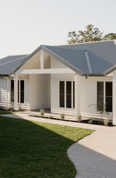 Blog - Building Your Dream Acreage House Designs Key Considerations and Costs - Mobile - 715 x 1100 (1) Australia Farmhouse, Coastal Verandah, Australian Farmhouse Exterior, Australian House Exterior, Acreage Homes Floor Plans, Acreage Homes, Australian Homes Exterior, House Exterior Australian, Modern Acreage Homes Australia