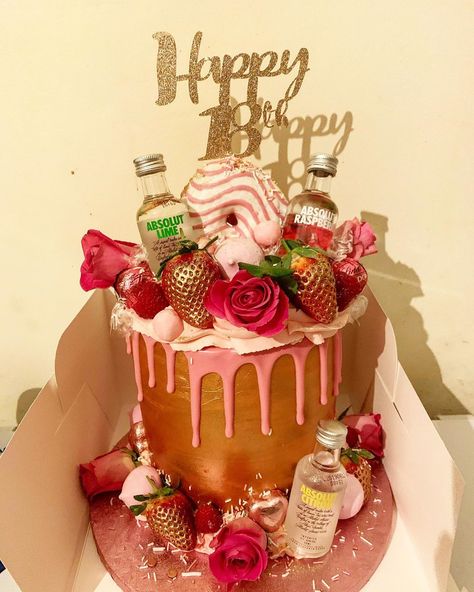 Birthday Cake Vodka Recipes, Pink Birthday Cake With Alcohol Bottles, 21st Birthday Alcohol Cake Tower, 21st Birthday Drink Cake, Birthday Cake Vodka, Alcohol Birthday Cake, 21st Birthday Diy, Birthday Drip Cake, Cake Vodka