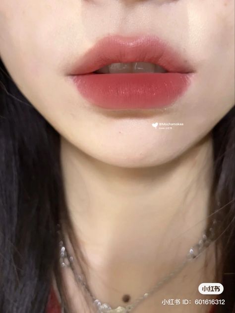 Pouty Lips Makeup, Naturally Bigger Lips, Pretty Features, Pretty Lips, Pouty Lips, Jordan Taylor, Douyin Makeup, Lip Beauty, 2000s Fashion Outfits