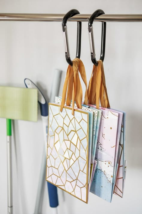 Paper Bag Storage Ideas, Wrapping Organization, Gift Bag Organization, Gift Bag Storage, Bags Organization, Ways To Stay Organized, Office Styling, Gift Wrap Organization, Basement Organization