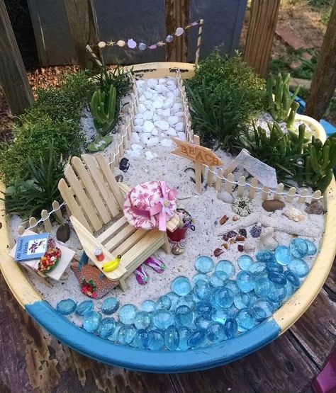 fairy gardens Beach Fairy Garden, Garden Figures, Fairy Garden Designs, Fairy Garden Crafts, Beach Garden, Mini Fairy Garden, Outdoor Crafts, Fairy Garden Houses, Garden Terrarium