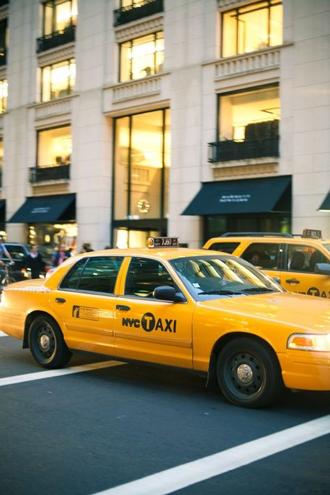 New ridesharing service  Visit us for sign up @https://smartriderz.com/ Taxi Pictures, Yellow Taxi Aesthetic, Nyc Taxi Illustration, New York Taxi Wallpaper, Ann Street Studio, New York Taxi, Voyage New York, Yellow Taxi, Yellow Cabs