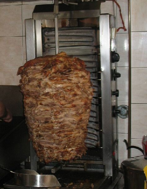 Lamb Gyro Recipe, Shawarma Kebab, Gyro Meat Recipe, Beef Gyro, Lamb Gyros, Greek Gyros, Backyard Grill, Gyro Recipe, Shawarma Recipe