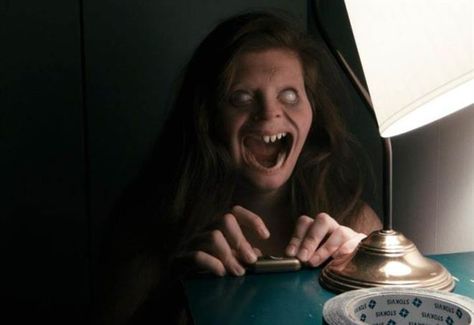 Lights Out creepy thing Creepy Photos, The Boogeyman, Best Horror Movies, I Love Cinema, Smiling Man, Movies 2016, Best Horrors, Movie Trailers, Horror Films