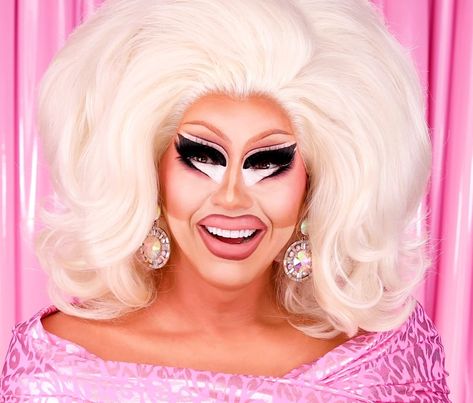 Trixie Mattel Pfp, Trixie Katya, Trixie Mattel, Trixie And Katya, Makeup Stuff, Drag Queens, Makeup, Quick Saves, Make Up