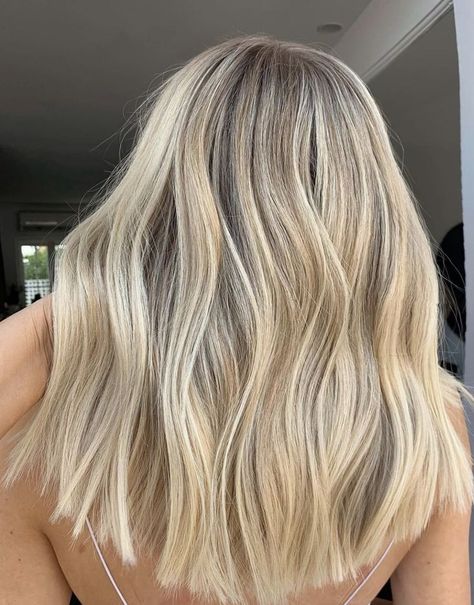 Highlights Honey Blonde, Hair Styles Blonde, Hair With Highlights, Brunette Balayage, Straight Blonde Hair, Light Blonde Hair, Balayage Blonde, Dirty Blonde Hair, Boho Hair