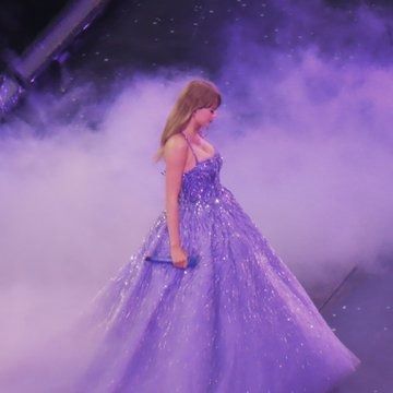 best of swift ❁ on X: "PRINCESS 💜 https://t.co/5fupAPf952" / X Aesthetic Era, Taylor Swift Speak Now, Taylor Swift Cute, Taylor Swift The Eras Tour, Concert Aesthetic, Taylor Swift Videos, Speak Now, Taylor Swift Hair, Taylor Swift Concert