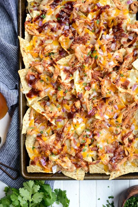 Pulled Chicken Nachos Bbq, Nacho Ideas, Pulled Chicken Nachos, Sheet Pan Bbq Chicken, Pan Bbq Chicken, Nachos Chicken, Bbq Nachos, Bbq Chicken Nachos, Sheet Pan Nachos