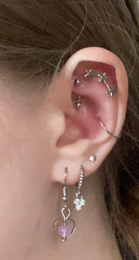 Pierced Ears Aesthetic Grunge, Alt Piercings Ear, Ear Piercing Ideas Grunge, Grunge Earrings Piercings, Ear Piercing Set Up, Goth Ear Piercings, Piercing Inspo Ear, Piercing Tour, Ear Piercings Silver