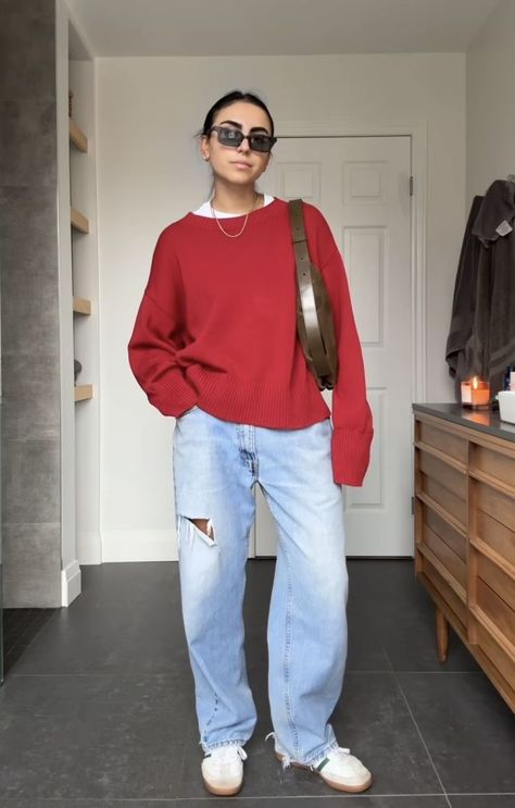 Red Accent Outfit, Red Monochrome Outfit, Moccasin Outfit, Jeans Sobek, Work Outfits Winter, 2025 Outfit, Road Trip Outfits, Hijab Street Style, 2025 Vibes