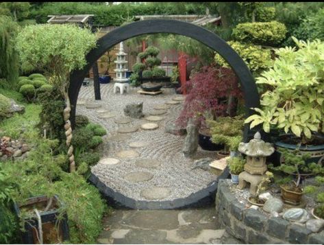 Japanese Zen Garden Landscaping, Moon Gates, Japanese Gardens Design Ideas, Japanese Style Garden, Japanese Garden Ideas, Small Japanese Garden, Japanese Garden Landscape, Mini Zen Garden, Garden Japanese