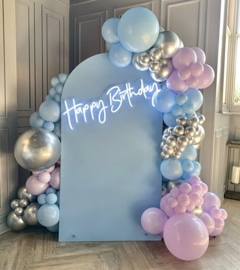 Birthday Ballon Decorations, Frozen Balloon Decorations, Frozen First Birthday, Frozen Balloons, Elsa Birthday Party, Rapunzel Birthday Party, Birthday Decorations At Home, Special Birthday Cakes, Frozen Themed Birthday Party