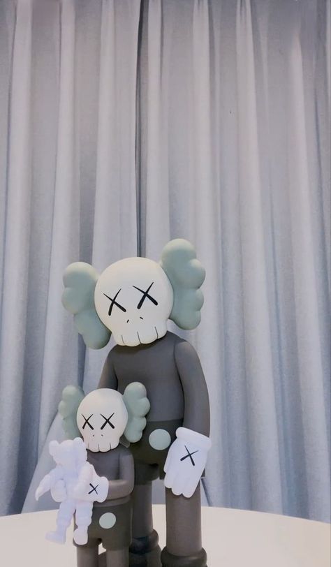 Kaws Aesthetic Wallpaper, Wallpaper Kaws, Kaws Figurine, Kaws Figures, Kaws Iphone Wallpaper, Kaws Wallpaper, Blue Butterfly Wallpaper, Hype Wallpaper, Graffiti Wallpaper Iphone