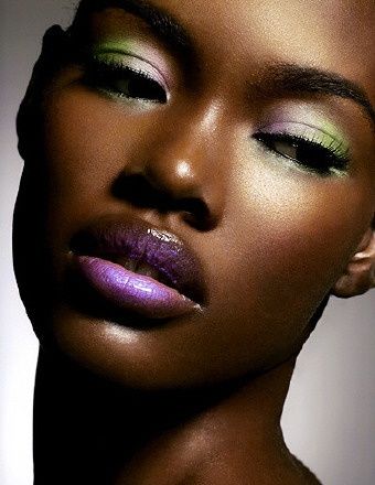 Sea of Green (and Teal) [inspiration] - Album on Imgur Purple Makeup, Green Eyeshadow, Dark Skin Makeup, American Woman, Makeup For Black Women, Flawless Makeup, African Beauty, 인물 사진, Beautiful Makeup