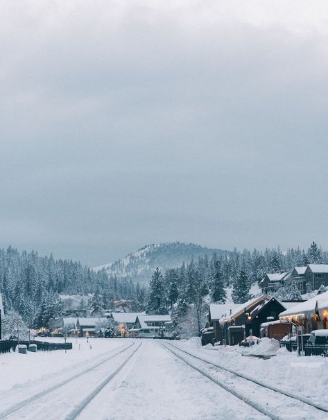 26 Best Things to Do and See in Truckee, California in 2023 - Be My Travel Muse Places To Visit In Winter, Truckee California, Travel Georgia, California Winter, Visit Georgia, California Destinations, North Georgia Mountains, Georgia Mountains, Mountain Getaway