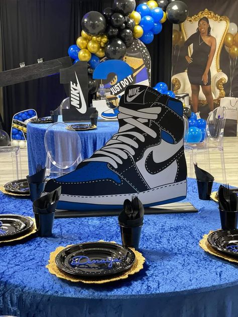 Nike Box Centerpieces, Table Setting Ideas For Birthday Party, Sneaker Ball Party Decorations Men, 40th Birthday Sneaker Ball, Jordan Centerpiece Ideas, Sneaker Ball Treat Table, Sneaker Ball Birthday Party, Basketball Sweet 16 Party, Black And Blue Quinceanera Theme