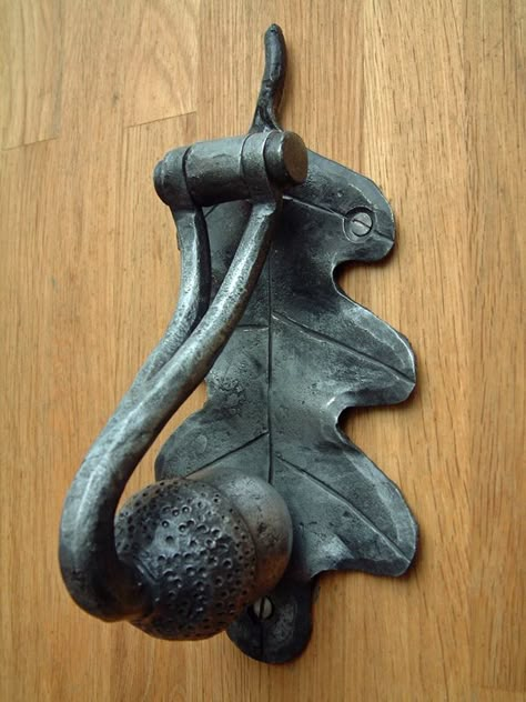 Acorn door knocker in hand forged iron with oak leaf backplate Door Knobs And Knockers, Contemporary Door, Blacksmith Projects, Door Detail, Cool Doors, Hat Rack, Door Knocker, Door Furniture, Unique Doors