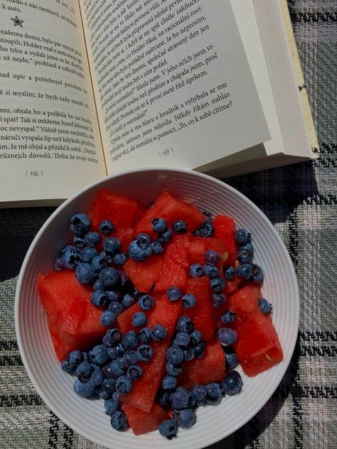 Watermelon And Blueberries, Fruit Widgets, Blueberries Aesthetic, Aesthetic Snack, Blueberry Aesthetic, Watermelon Snack, Snack Aesthetic, Blueberry Snacks, Books Summer