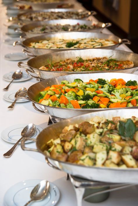 Wedding Food Main Course Buffet, Wedding Courses Food, Bufette Ideas, Wedding Dinner Food, Wedding Reception Food Buffet, Main Course Menu, Buffet Tablescapes, Wedding Entrees, Buffet Wedding Reception